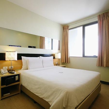 Go Hotels Iloilo Zimmer foto